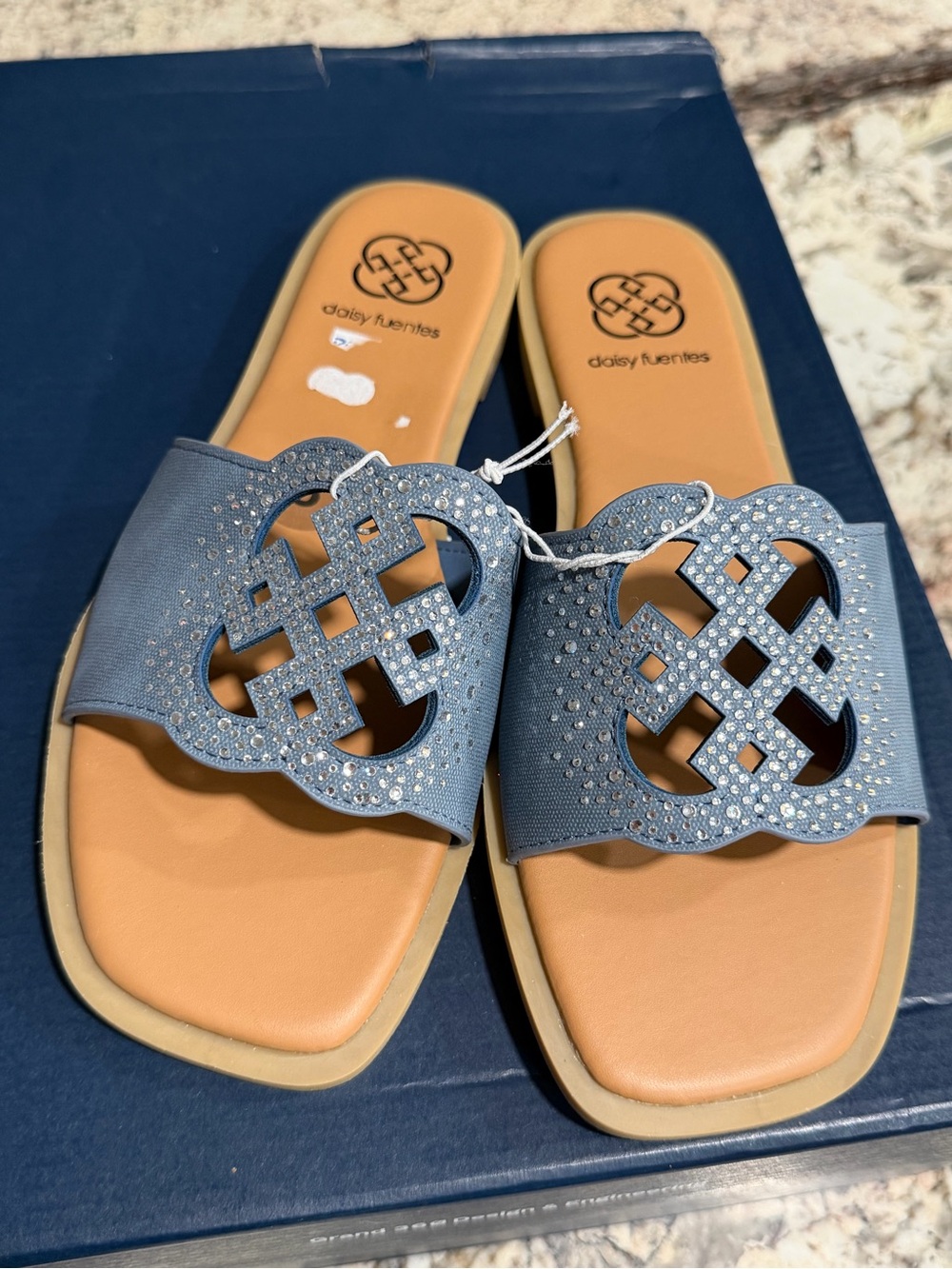 Daisy Fuentes Women’s Blue Rhinestone Slip On Slide Sandals Size 8